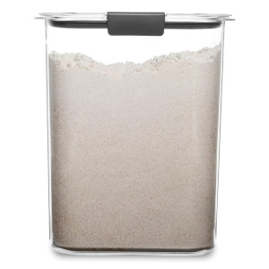 Rubbermaid container for storing Arrowroot powder